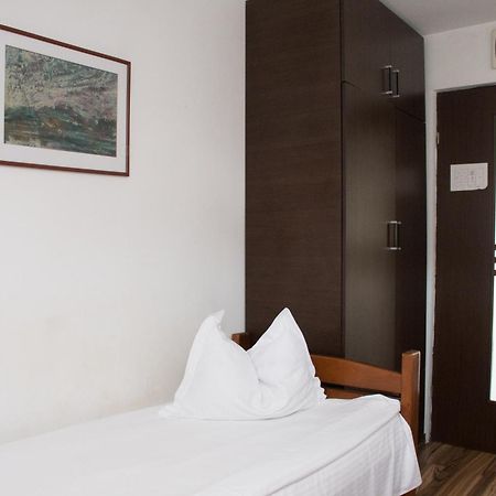 Hostel Bella Italia Βραΐλα Εξωτερικό φωτογραφία